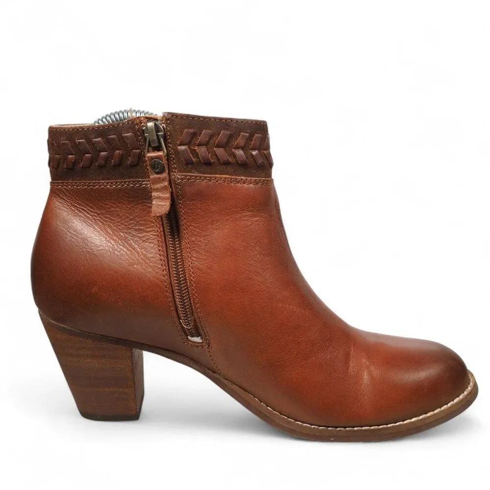 OluKai Kamahoi Side Zip Heeled Booties Brown‎ Leather (Damage) Women's 8